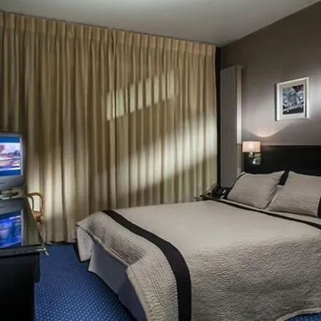 Hotel Logis & Restaurant - Lensotel 3*